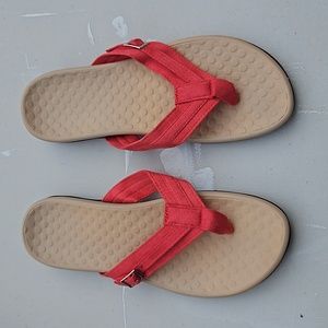 Coral thongs women 9
